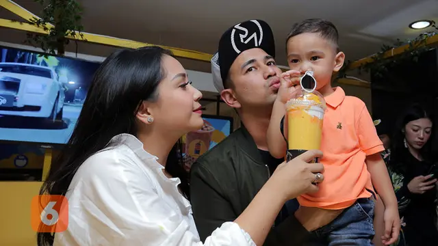 [Bintang] Raffi Ahmad dan keluarga