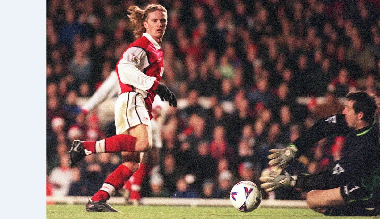 Emmanuel Petit didatangkan Arsene Wenger dari dari AS Monaco pada Juli 1997 dengan transfer 4,2 juta poundsterling. (AFP/PA/Neil Munns)