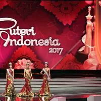 Tiga finalis Puteri Indonesia 2017 (Nurwahyunan/Bintang.com)