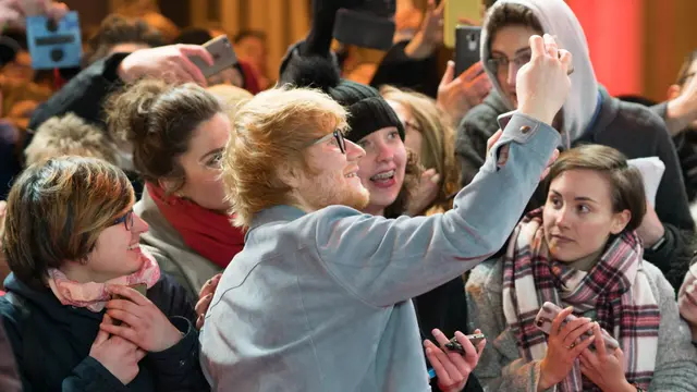 Ilustrasi bertemu artis