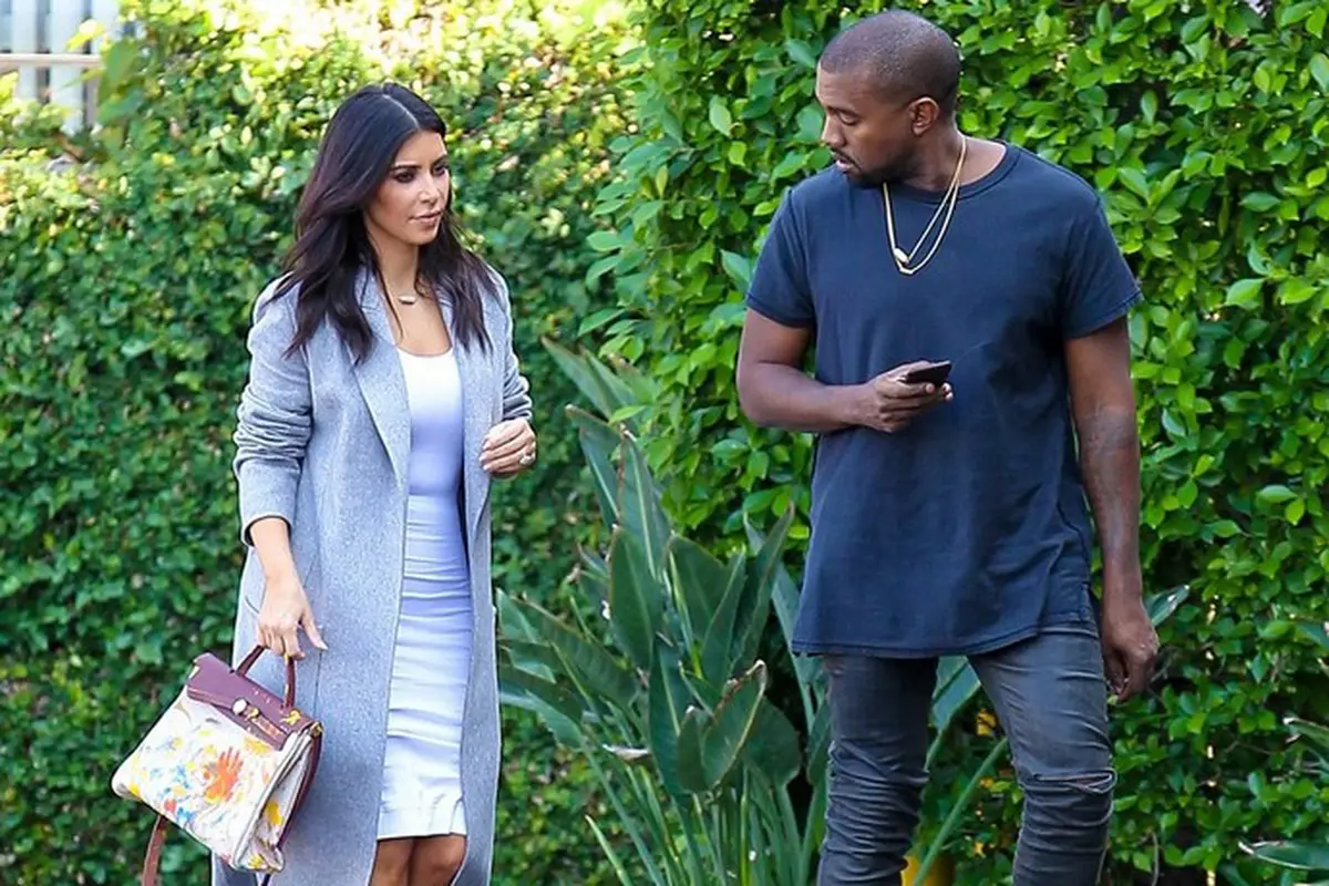 Kim Kardashian Akan Gugat Cerai Kanye West?