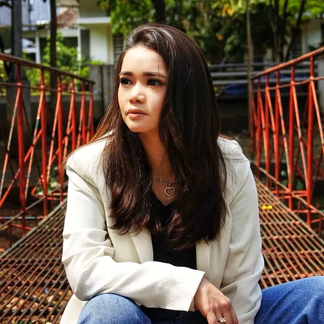 Resmi Jadi Istri Denny Sumargo, Ini 6 Potret Olivia Allan