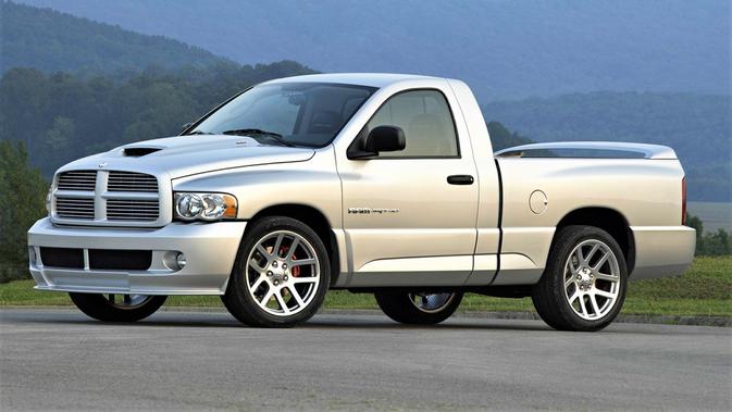 4. Dodge Ram SRT-10 2004 (ist)