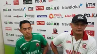 Pelatih Madura United, Gomes de Oliviera (Kanan / Liputan6.com / Musthofa Aldo)