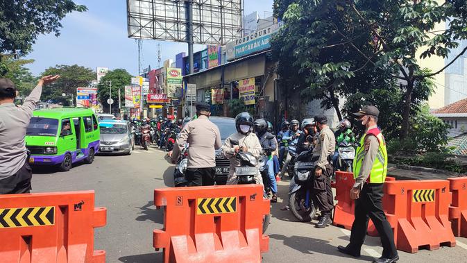 Ingat! Naik KRL, Transjakarta hingga Ojek Online Wajib Bawa STRP Mulai Hari Ini - Vimarsana News