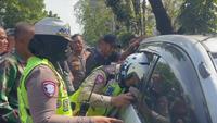 Pria ditemukan tewas dalam mobil di jalanan Cengkareng Jakbar