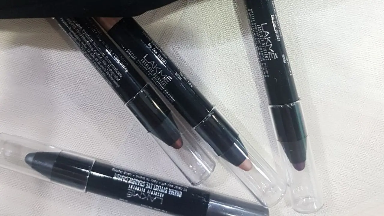 Eyeshadow crayon Lakme
