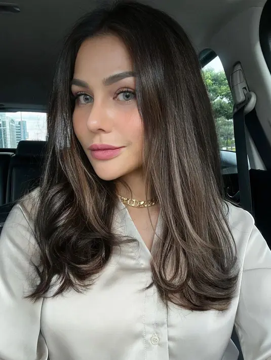 Selain itu, wajah DJ Katty Butterfly pun semakin glowing dan segar. (FOTO: instagram.com/dj_kattybutterfly36/)