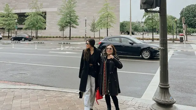 6 Potret Jessica Mila dan Ibunda, Bayangkan Sang Ayah Saksikan Pernikahannya