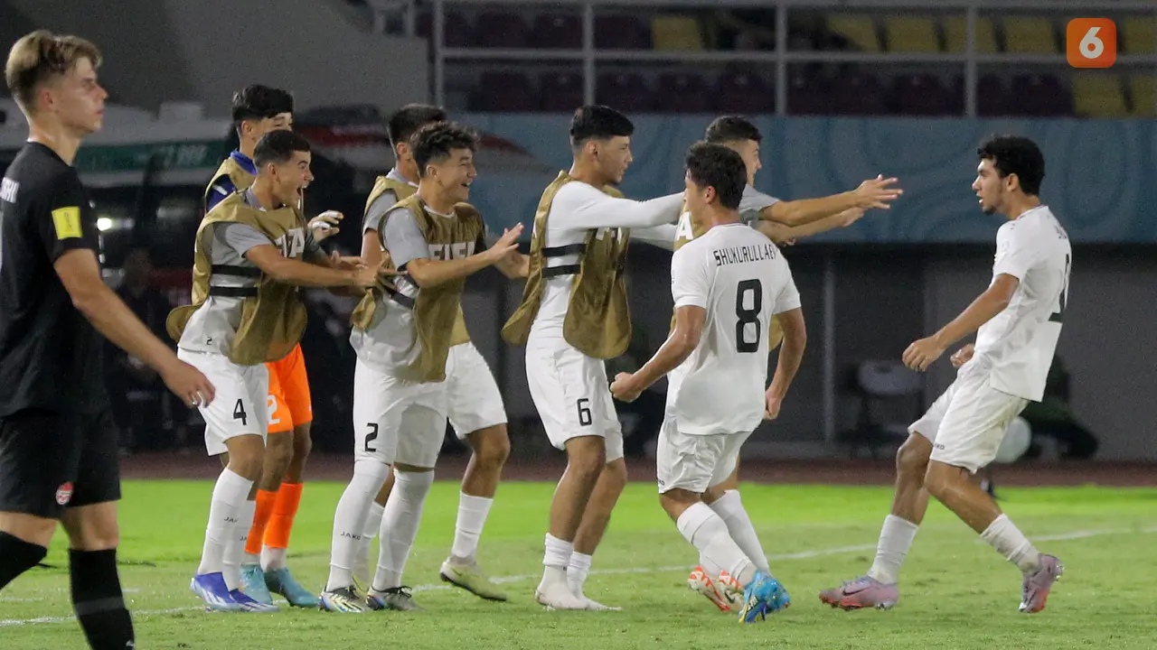 Timnas Uzbekistan U-17 vs Timnas Kanada U-17: Grup B Piala Dunia U-17 2023