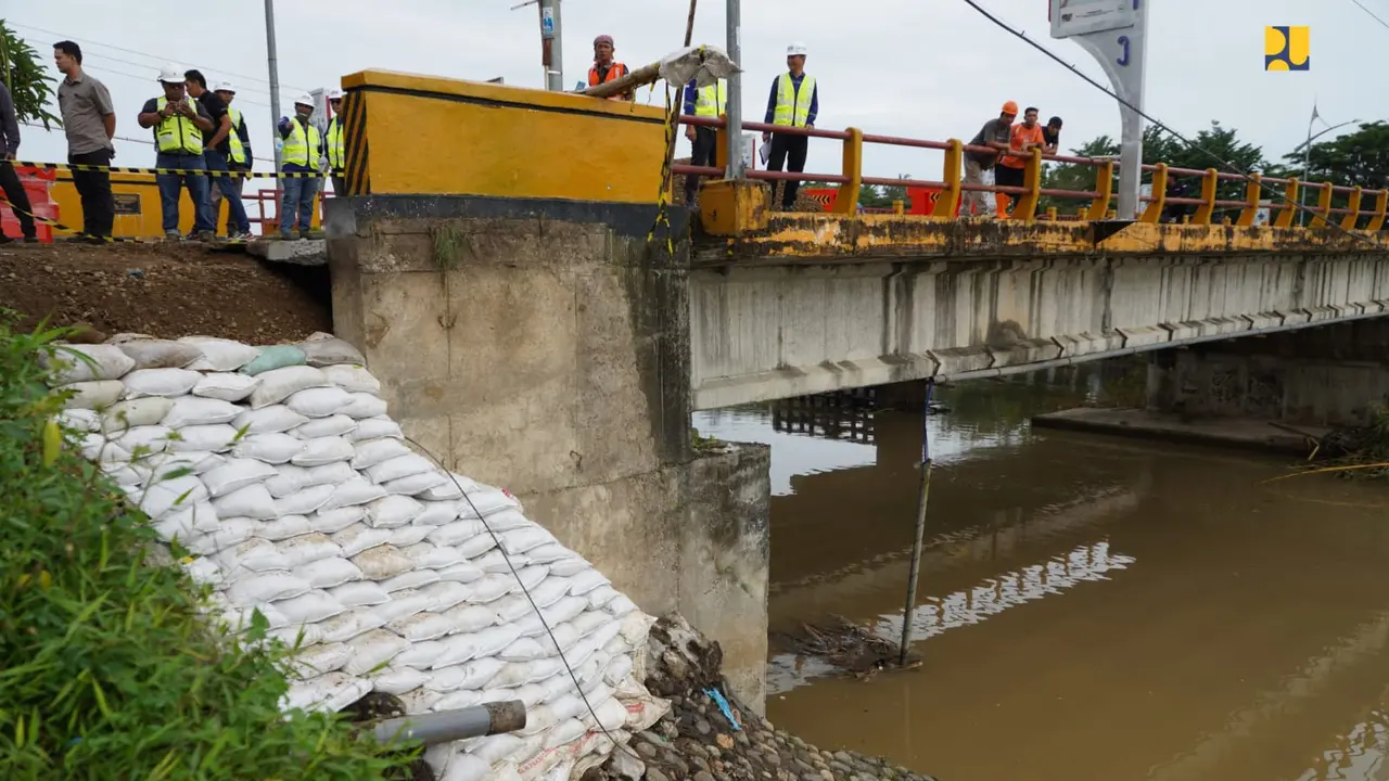 Curah Hujan Ekstrem hingga Penebangan Liar Jadi Penyebab Banjir Bandang di Sumbar?