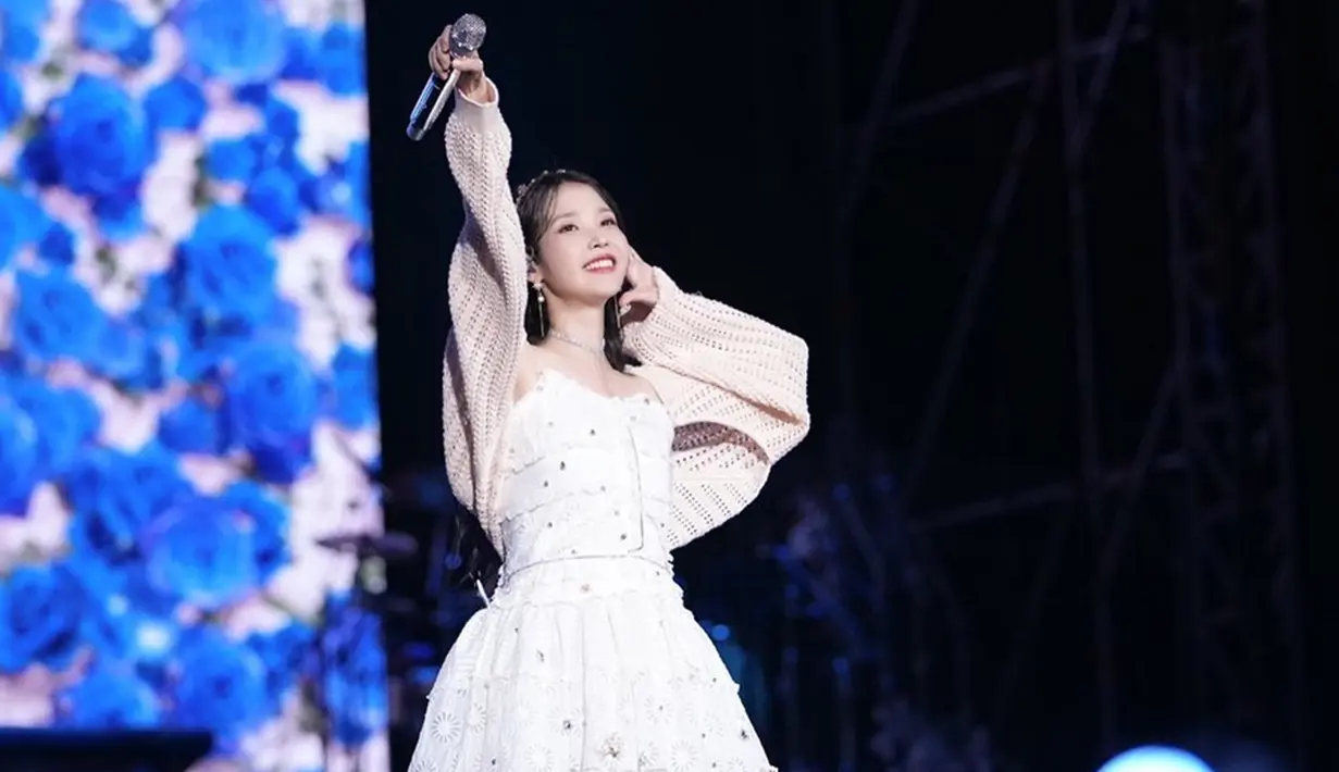 Indonesia menjadi salah satu negera di Asia yang akan dikunjungi oleh IU dalam konser 'H.E.R.'. IU diketahui akan menggelar konser di ICE BSD pada 27 dan 28 April 2024. (Liputan6.com/IG/@dlwlrma)