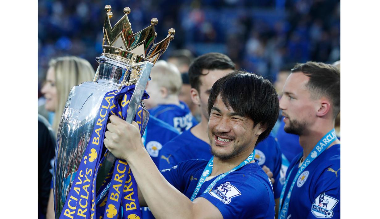Pemain Leicester City asal Jepang, Shinji Okazaki merupakan salah satu pemain asia yang bersinar pada Liga Inggris, puncaknya ketika meraih titel juara bersama Leicester City di Stadion King Power, Leicester,(7/5/2016).(AFP/Adrian Dennis)