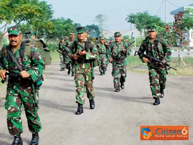Personel Denmako Pasmar-1 Tangkal Serangan Musuh