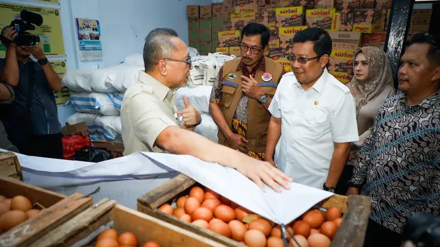 Pemprov Jateng, Kemenko Pangan, dan Bapanas Salurkan Bantuan Pangan ke Korban Banjir di Pekalongan