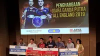 Mohammad Ahsan/Hendra Setiawan masing-masing mendapatkan bonus Rp425 juta dari PB Djarum dan PB Jaya Raya. (Bola.com/Zulfirdaus Harahap)