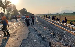Imbas Kecelakaan KA Logawa dengan Truk di Nganjuk