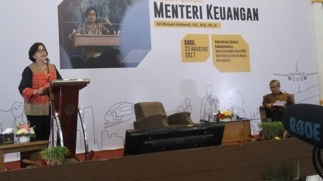 Menkeu Sri Mulyani memberikan kuliah umum bertajuk APBN untuk Bangsa di FEB UGM (Foto: Switzy Sabandar)