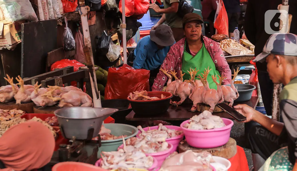 Harga cabai, beras, dan daging ayam kompak naik. (Liputan6.com/Angga Yuniar)