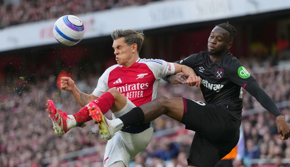 Arsenal memetik kekalahan di pekan ke-26 EPL 2024/2025. Menjamu tetangga mereka, West Ham, The Gunners kalah dengan skor tipis 0-1. (AP Photo/Kirsty Wigglesworth)