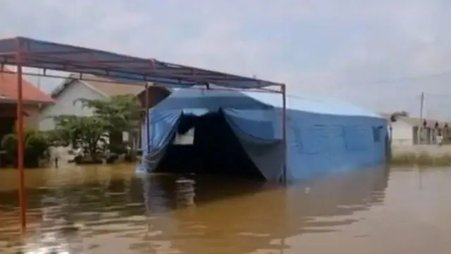Tingginya intensitas hujan membuat banjir di Provinsi Riau kian meluas.
