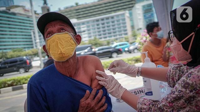 Vaksinasi Booster Presisi di Bundaran HI