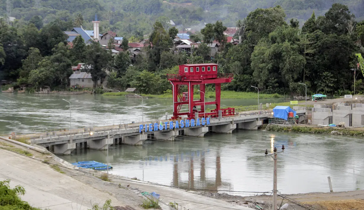<p>Pembangkit Listrik Tenaga Air (PLTA) Poso di Poso, Sulawesi Tengah, Jumat (25/2/2022). Pengoperasian PLTA Poso dan PLTA Malea mendukung pencapaian target energi baru terbarukan (EBT) sebesar 23 persen pada 2025 dan net zero emission 2060. (Dok PLN)</p>