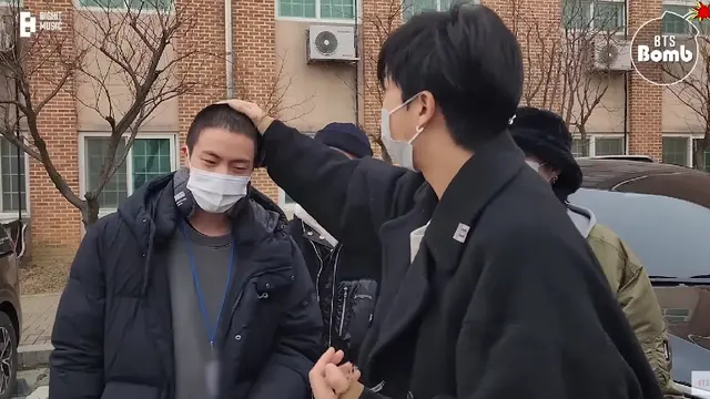 Momen Jin BTS Berangkat wamil. (Tangkapan layar YouTube/ BangtanTV)
