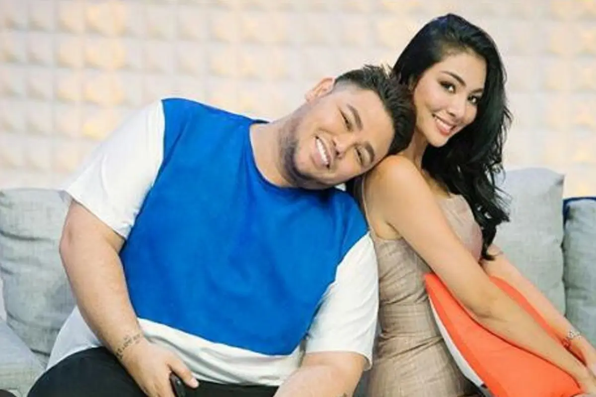 [Bintang] Ivan Gunawan dan Faye Malisorn