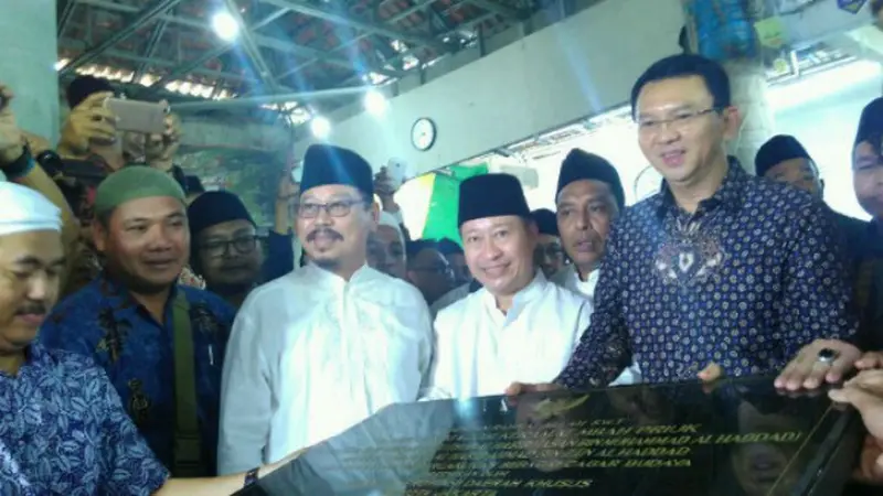 Ahok Resmikan Makam Mbah Priok Jadi Cagar Budaya