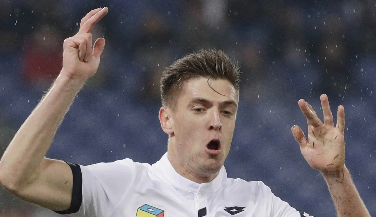 2. Krzysztof Piątek (Genoa) - 13 Gol (2 Penalti). (AP/Gregorio Borgia)