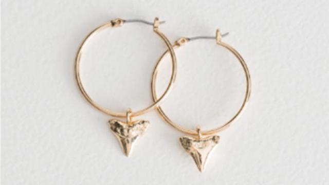 Anting Hoops, Tren Fashion yang Kembali di Gandrungi