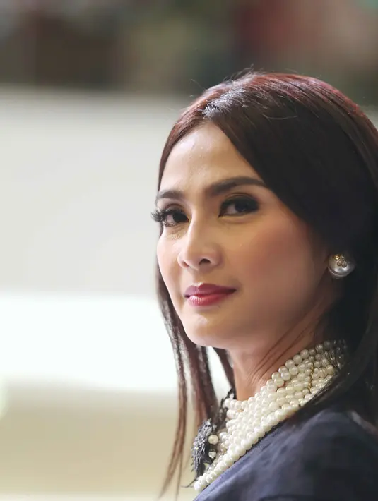 Melalui perayaan Hari Kartini, Maudy Koesnaedi berharap bisa menginspirasi semua perempuan untuk membantu secara sukarela pemerintah. Menjadi Kartini masa kini. (Nurwahyunan/Bintang.com)