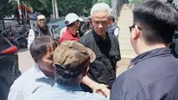 Sambangi Pasar Jatiasih Bekasi, Ganjar Diserbu Curhatan Pedagang