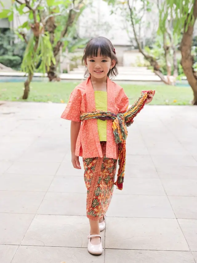 Calon Kartini Masa Depan, 8 Potret Menggemaskan Anak Artis Menggemaskan Pakai Kebaya