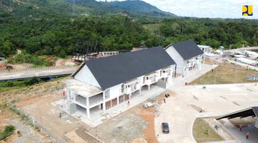 Kementerian PUPR tengah menyelesaikan tahap akhir pembangunan Pos Lintas Batas Negara (PLBN) Terpadu Jagoi Babang di Kabupaten Bengkayang, Kalimantan Barat.