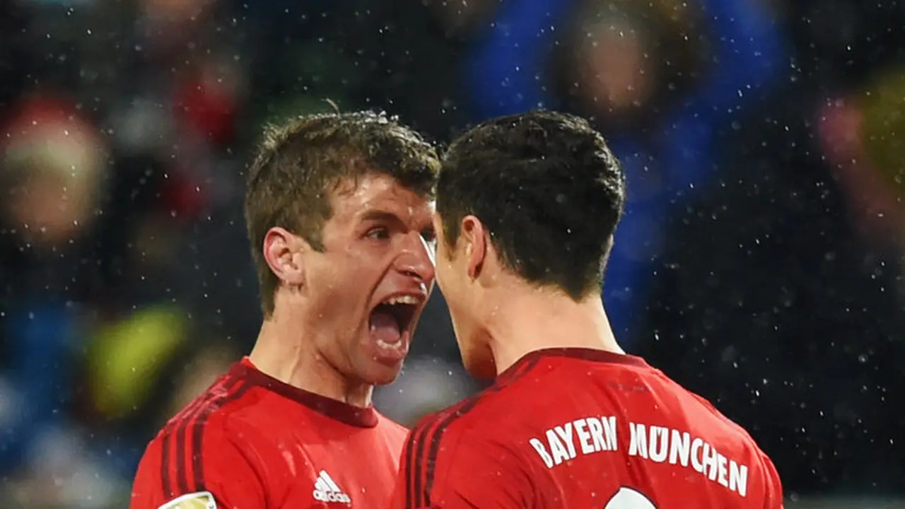 5 Gol Terbaik Bundesliga: Gol Spektakuler Thomas Muller