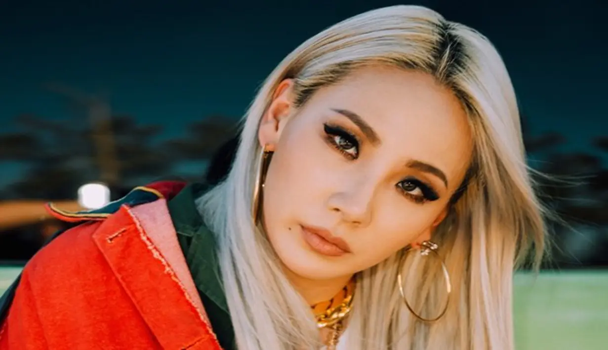 Lee Chae Rin atau CL. Meski umurnya tidak paling tua di 2NE1, CL justru dipilih menjadi leader. CL memiliki kharisma yang sangat kental, ia juga rapper dan vokalis yang fasih dalam bahasa Inggris. (Koreaboo)