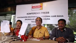Konferensi pers Partai Hanura menjelang Munaslub, Jakarta, Kamis (27/10). Jika Hanura tidak melaksanakan Munaslub bisa menyebabkan tidak lolos verifikasi administrasi maupun faktual pada Pilkada 2018, Pileg dan Pilpres 2019 (Liputan6.com/Johan Tallo)