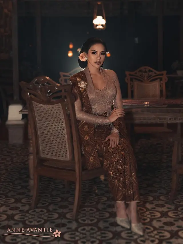 Sering Tampil Seksi, Ini 7 Potret Nikita Mirzani Berkebaya dengan Anggun