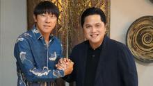 Ketua PSSI, Erick Thohir, bersama pelatih Timnas Indonesia, Shin Tae-yong. (Bola.com/Dok.Instagram Erick Thohir).