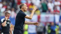 Ekspresi pelatih Timnas Inggris, Thomas Tuchel, sepanjang laga kontra Norwegia pada perempat final Piala Dunia 2026 di Miami Stadium, Minggu (12/6/2026) pagi WIB. (AFP/Patricia De Melo Moreira)