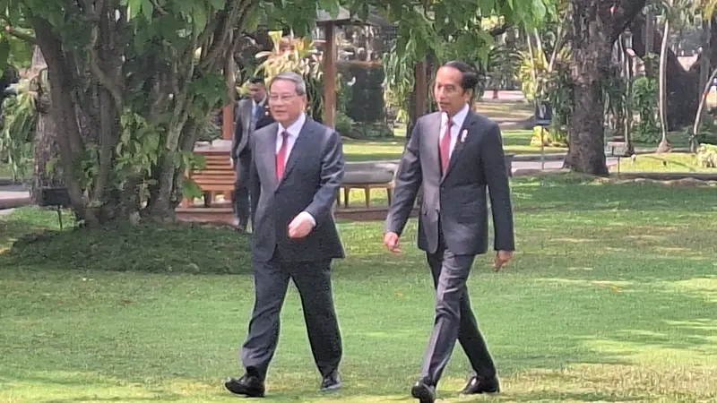 Presiden Joko Widodo atau Jokowi menerima kunjungan resmi Perdana Menteri (PM) China Li Qiang di Istana Merdeka Jakarta, Jumat (8/9/2023).