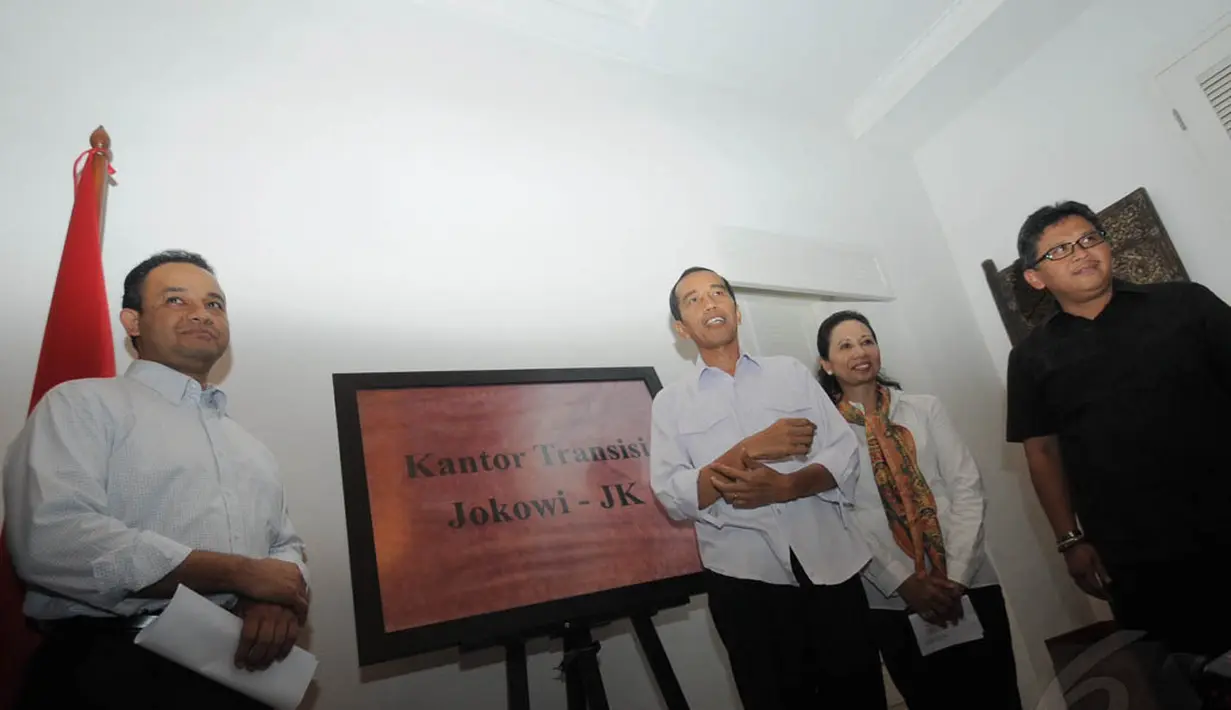 Presiden terpilih Jokowi meresmikan kantor transisi di Jalan Situbondo 10, Menteng, Jakarta, Senin (4/8/14). (Liputan6.com/Herman Zakharia)