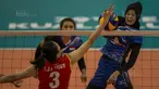 Pevoli Indonesia, Wilda Siti Nurfadhilah, melakukan smash saat melawan Vietnam pada laga SEA Gmaes di MITEC, Kuala Lumpur, Sabtu (26/8/2017). Indonesia lolos ke final setelah menang 3-2 atas Vietnam. (Bola.com/Vitalis Yogi Trisna)