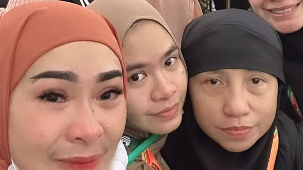 Iis Dahlia tunjukkan momen haru Bersama keluarga. (credit:instagram.com/isdadahlia)