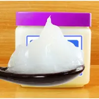 Ternyata petroleum jelly tak hanya berfungsi untuk melembapkan kulit saja, cek manfaat untuk kecantikan lainnya di sini