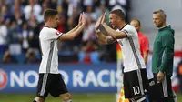 Lukas Podolski masuk sebagai pemain pengganti dalam laga Jerman vs Slovakia, Minggu (26/6/2016). REUTERS/Lee Smith Livepic