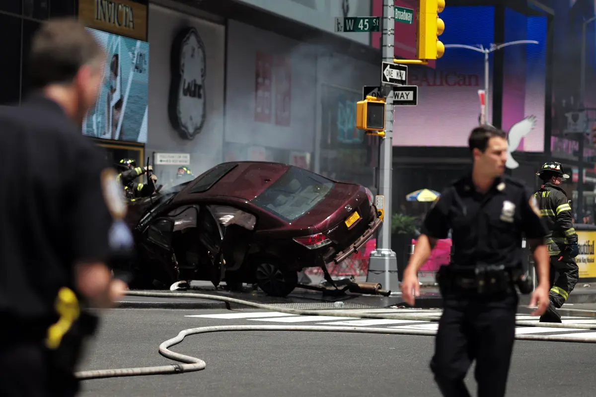 20170518-Mobil Terobos Jalur Pejalan Kaki di New York-AFP