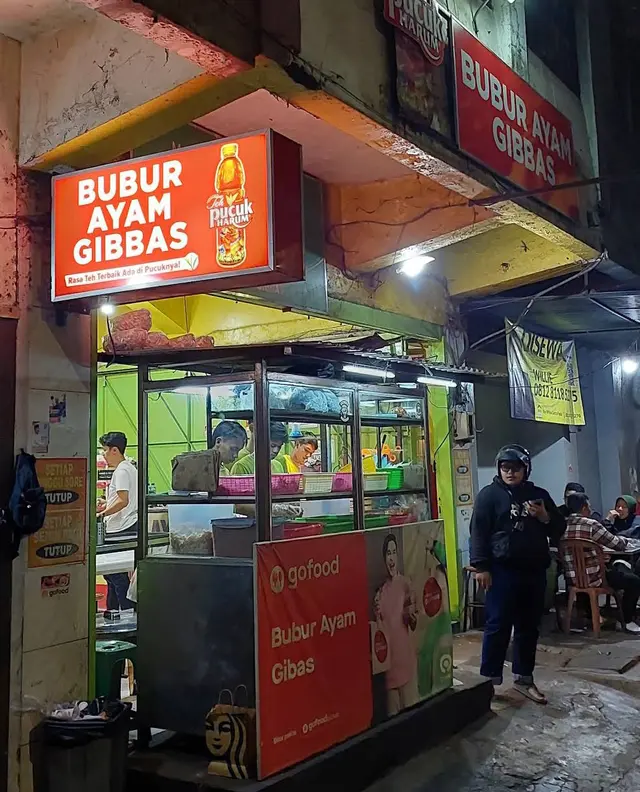 10. Bubur Ayam Gibbas Disukai karena Porsi Jumbo dan Topping Melimpah yang Bikin Kenyang Puas